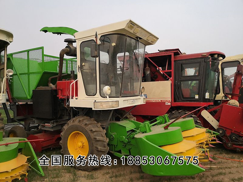 內(nèi)置圓盤式青儲(chǔ)機(jī)