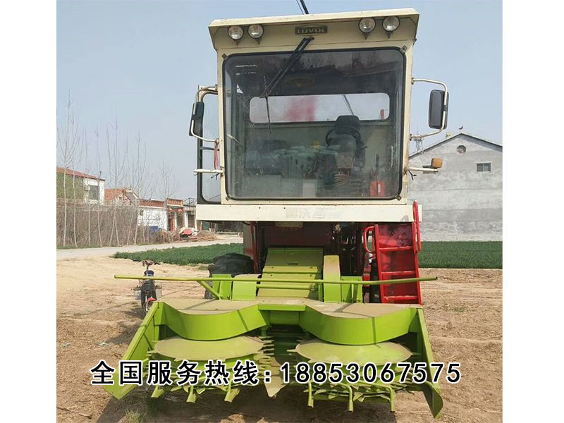 內(nèi)置圓盤式青儲(chǔ)機(jī)