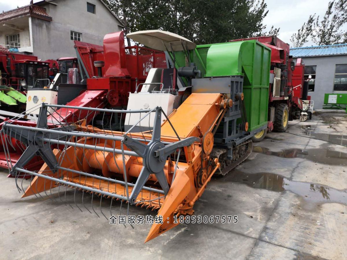 履帶自走式青儲機(jī)