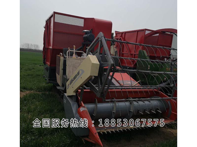 履帶自走式青儲機