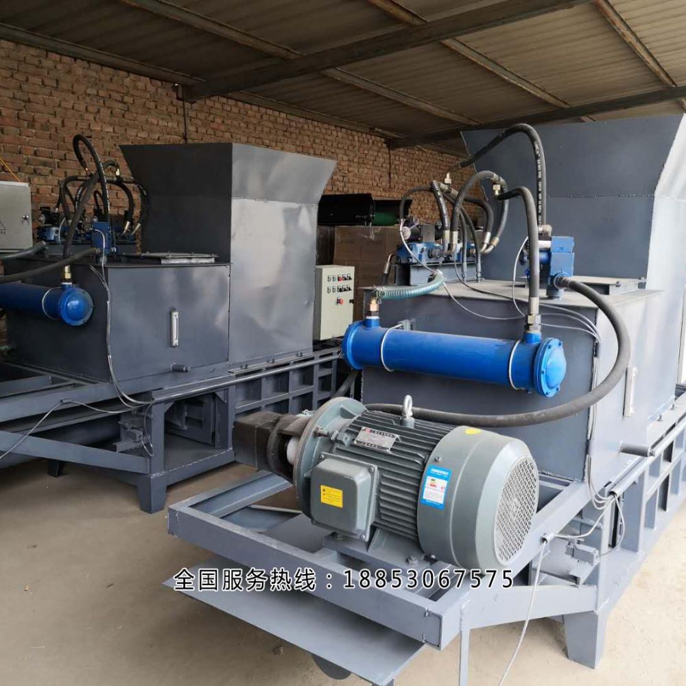 青儲(chǔ)液壓打包機(jī)